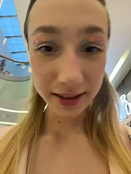 Snapshot of Lia__Love chatting on November 28, 2025, 12:08 pm Lia Love online show from November 28, 2025, 12:08 pm