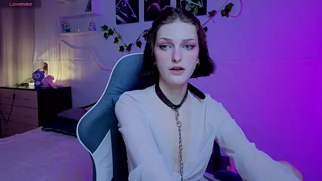 Sweet Paradox online show from September 15, 2025, 11:05 pm