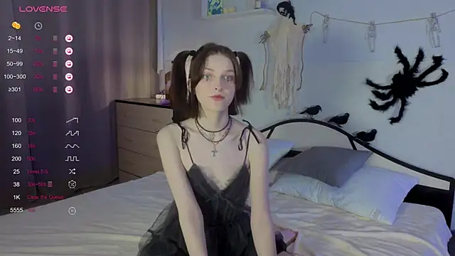 Sweet Paradox online show from October 20, 2025, 10:10 pm