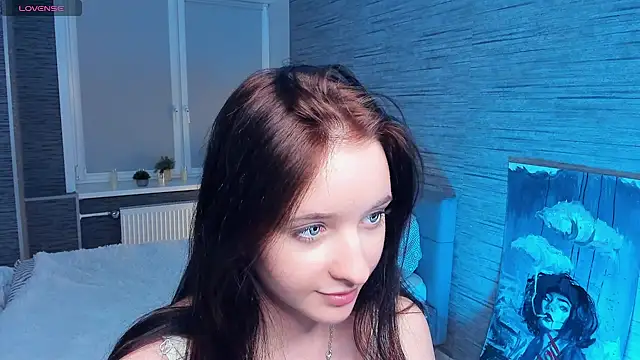 MerylHedley online show from December 12, 2024, 4:32 pm