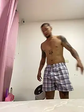 Snapshot of MrSoulMommy chatting on December 10, 2024, 6:33 am MrSoulMommy online show from December 10, 2024, 6:33 am