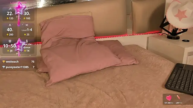 Snapshot of Mis__lola chatting on December 4, 2024, 11:24 pm Mis  lola online show from December 4, 2024, 11:24 pm