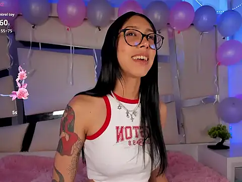 Snapshot of Mis__lola chatting on November 11, 2025, 9:15 pm Mis lola online show from November 11, 2025, 9:15 pm