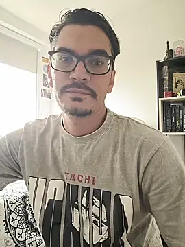 Snapshot of Cam_Sorrento chatting on April 16, 2026, 3:57 pm Cam Sorrento online show from April 16, 2026, 3:57 pm