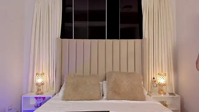 Aliison Smith online show from April 11, 2026, 3:33 am