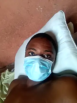 Snapshot of Eggxplant chatting on November 13, 2025, 9:41 am Eggxplant online show from November 13, 2025, 9:41 am