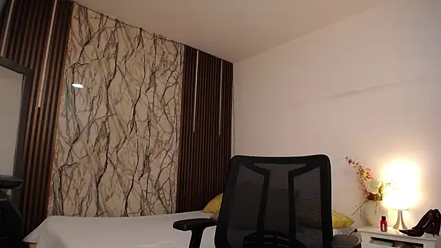 MartinaGuzmann online show from March 7, 2025, 2:04 am