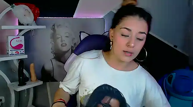 Samanta james19 online show from December 14, 2024, 3:47 pm