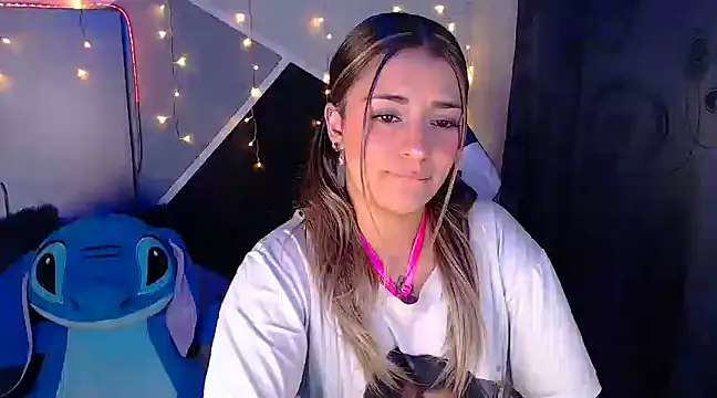 Samanta james19 online show from March 6, 2025, 6:48 pm