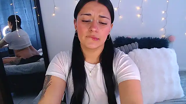 Samanta james19 online show from February 9, 2026, 6:12 pm