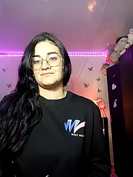 Hanna Kinsley online show from January 4, 2025, 3:29 am