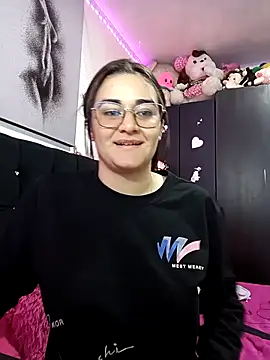 Hanna Kinsley online show from February 18, 2025, 3:53 am