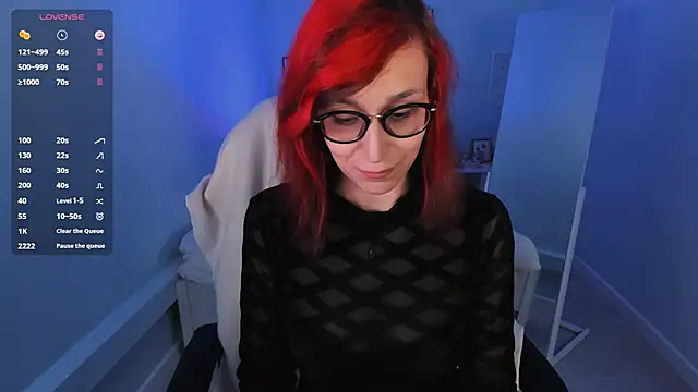 Dora Marcelli online show from December 5, 2025, 7:28 am