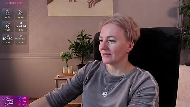 Nika Smit online show from December 14, 2024, 8:23 am