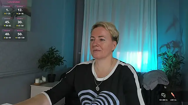 Nika Smit online show from October 17, 2025, 9:34 am