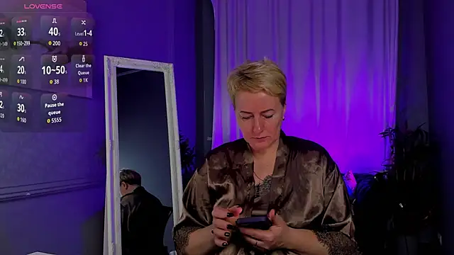 Nika Smit online show from October 24, 2025, 4:53 am