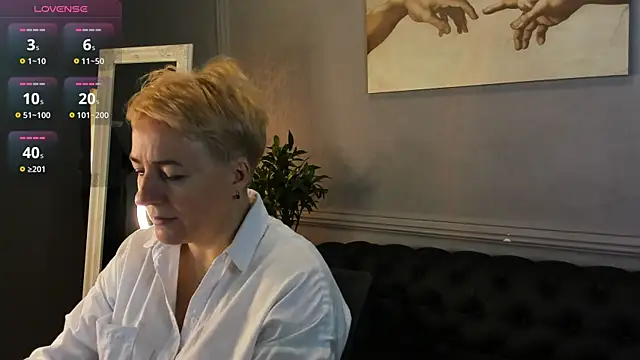 Nika Smit online show from November 23, 2025, 5:51 am