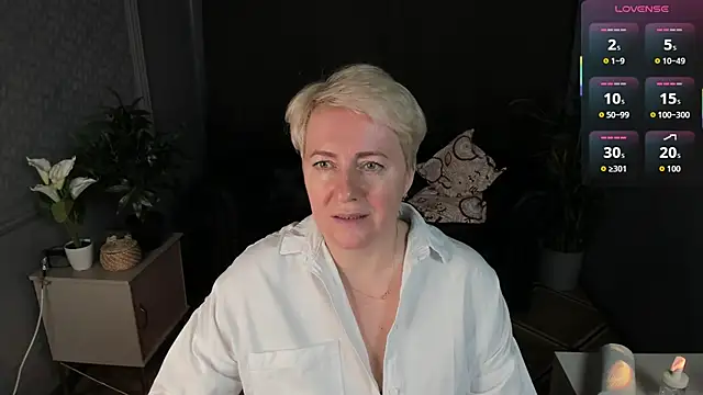 Nika Smit online show from March 6, 2026, 9:28 am