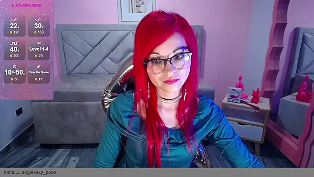 abril ch  online show from November 17, 2025, 10:54 am