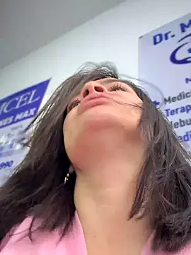 NATHALIA-28  online show from November 6, 2025, 12:17 pm