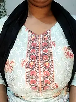 Snapshot of Nilanjona-Ray chatting on January 13, 2026, 4:45 pm Nilanjona-Ray online show from January 13, 2026, 4:45 pm