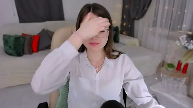 SereneFlame online show from February 3, 2025, 7:07 am