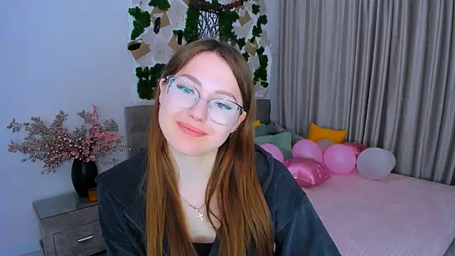 SereneFlame online show from March 3, 2025, 4:03 pm