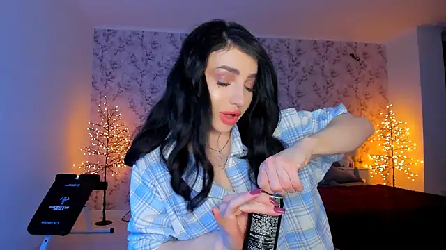 NancyLovee  online show from February 19, 2026, 8:27 pm