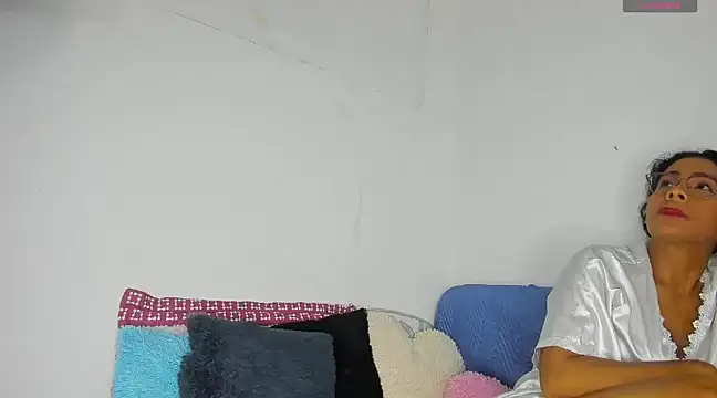 Nenita Hot  online show from March 18, 2025, 10:58 pm