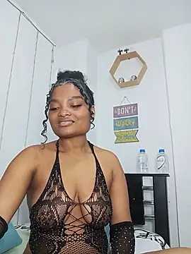 Snapshot of gianna_smith chatting on June 27, 2026, 8:25 pm gianna smith online show from June 27, 2026, 8:25 pm