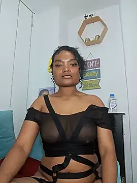 Snapshot of gianna_smith chatting on July 18, 2026, 5:44 am gianna smith online show from July 18, 2026, 5:44 am