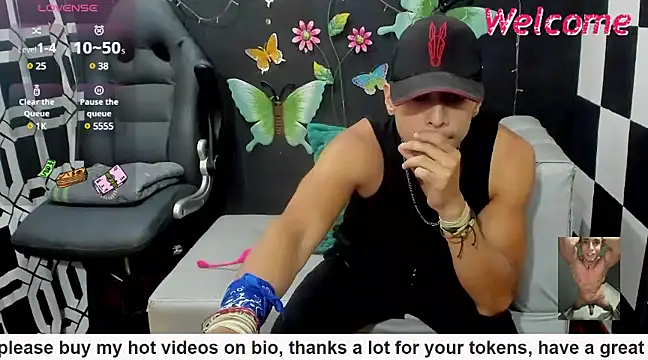 MikeRose94 online show from March 3, 2025, 5:39 pm