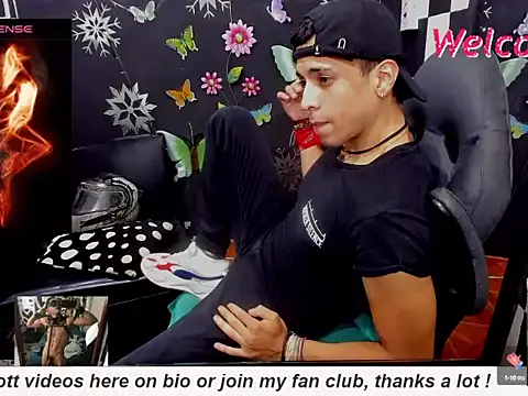 MikeRose94 online show from October 10, 2025, 7:46 pm