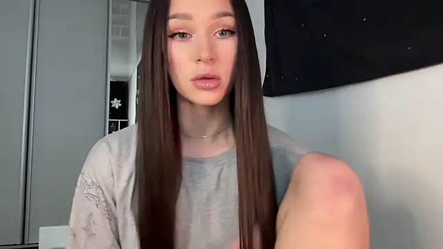 ur molly online show from January 19, 2026, 7:56 am