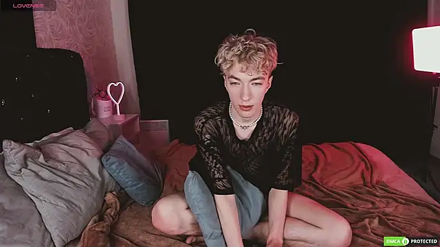 TrevorBenson online show from November 12, 2025, 3:07 am