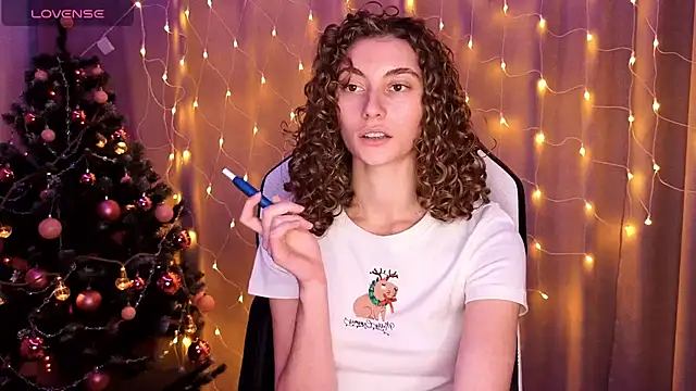 lady curls online show from December 12, 2024, 10:42 pm