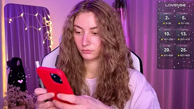 lady curls online show from March 22, 2025, 7:20 pm