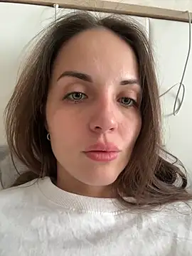 AmiLavs online show from November 20, 2025, 6:35 am