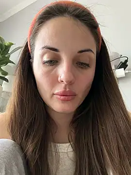 AmiLavs online show from March 12, 2026, 11:05 am