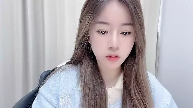 chloe-01 online show from December 22, 2024, 4:17 am