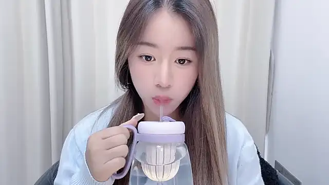 chloe-01 online show from January 21, 2025, 4:32 am