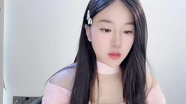 chloe-01 online show from November 19, 2025, 3:17 am