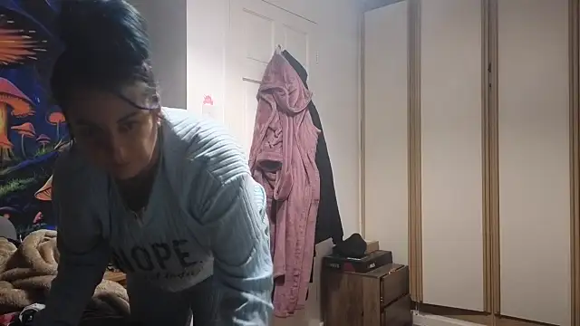 tattoomilf86 online show from January 6, 2025, 2:47 pm