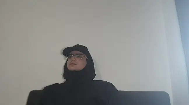 Snapshot of creamyadvisor01 chatting on January 7, 2025, 1:46 pm creamyadvisor01 online show from January 7, 2025, 1:46 pm