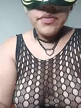 Snapshot of KatheFire chatting on October 5, 2025, 5:28 am KatheFire online show from October 5, 2025, 5:28 am