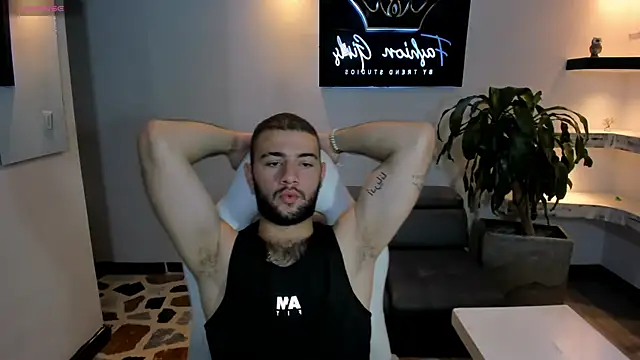 MaximusDick1  online show from November 6, 2025, 3:40 am