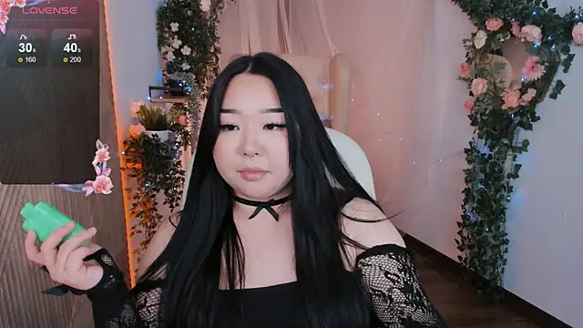 Snapshot of mei_honey_ chatting on December 18, 2024, 5:31 pm mei honey  online show from December 18, 2024, 5:31 pm