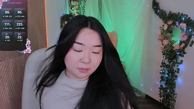 Snapshot of mei_honey_ chatting on January 2, 2025, 5:24 am mei honey  online show from January 2, 2025, 5:24 am