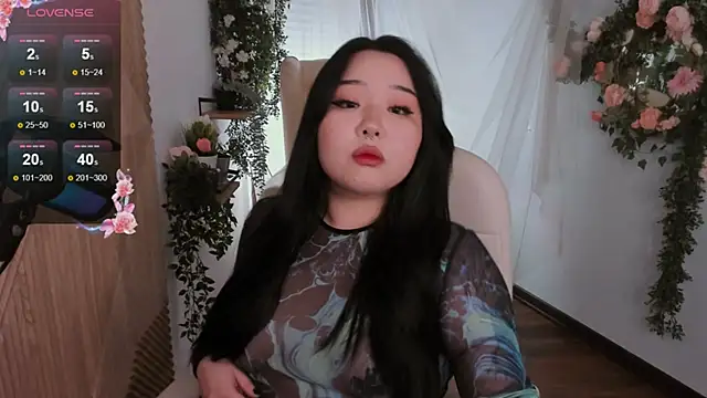 Snapshot of mei_honey_ chatting on March 5, 2025, 2:45 pm mei honey  online show from March 5, 2025, 2:45 pm