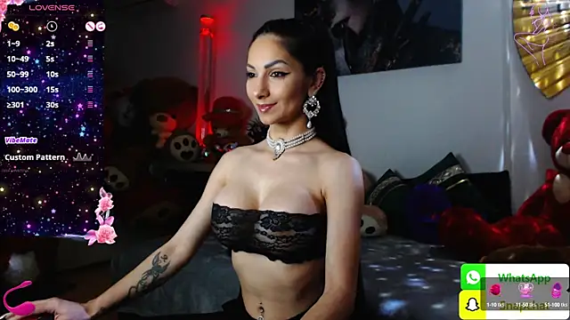 Snapshot of EvelynAisha chatting on February 23, 2025, 7:07 pm EvelynAisha online show from February 23, 2025, 7:07 pm